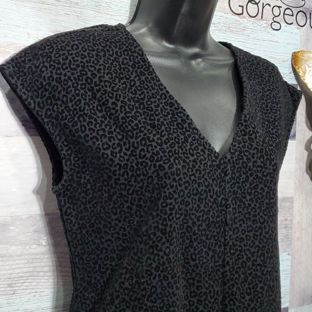 Ann Taylor Sz S Black Leopard Print Velour  Flocked VNeck Sleeveless Tank Blouse